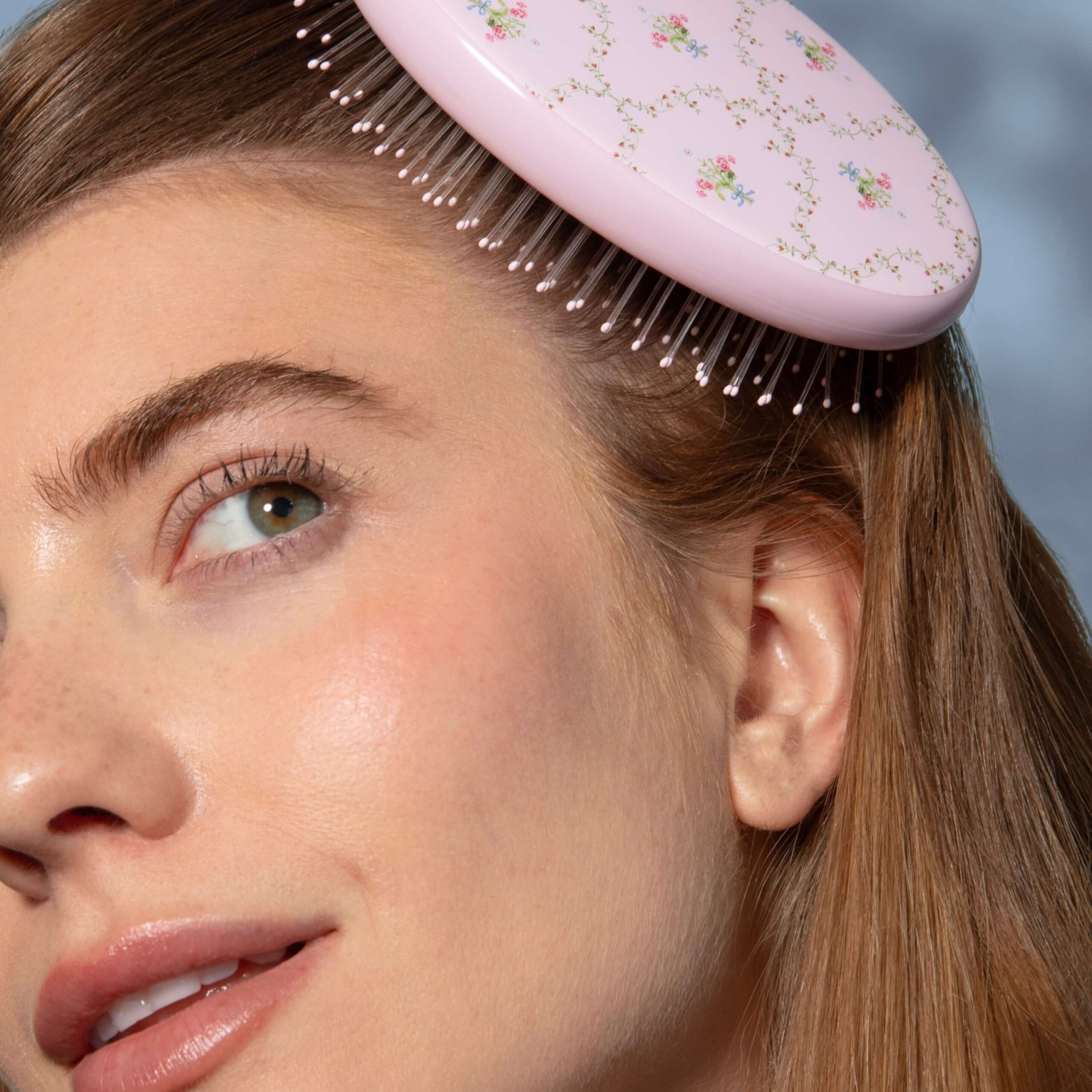 Wet Brush x Hill House Pro Original Detangler - Pink Trellis - Image 6