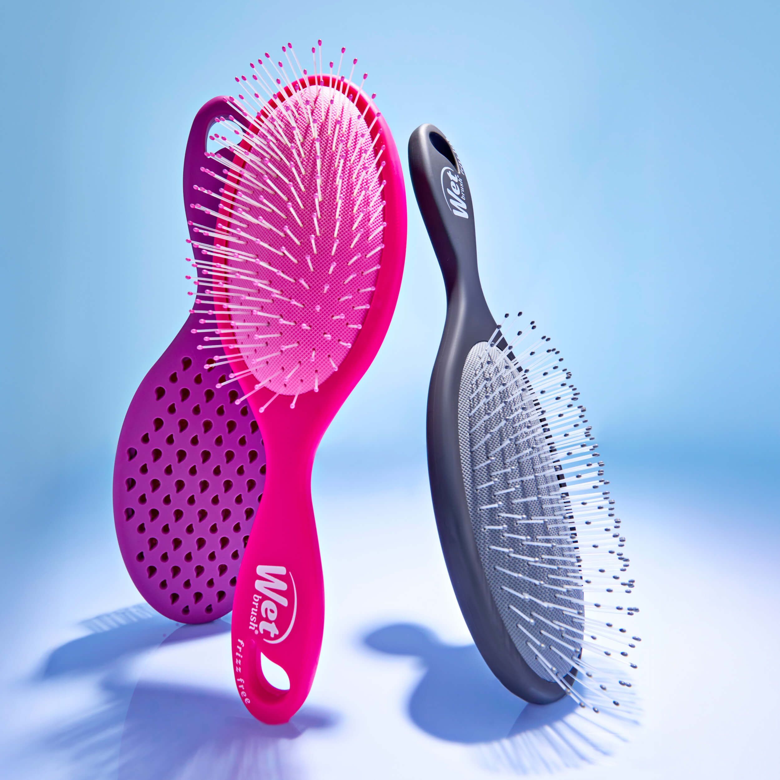 Frizz-Free Detangler - Black - Image 13